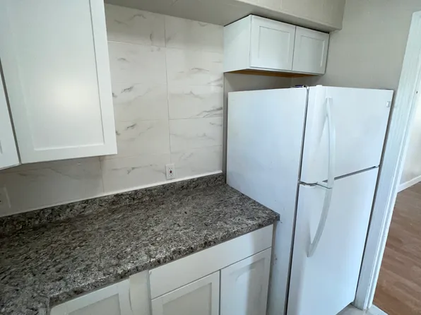 51 Merrick St Floor 2, Pawtucket, RI 02860