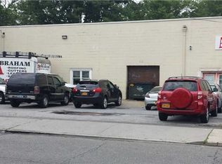 23 Blake Ave, Lynbrook, NY 11563