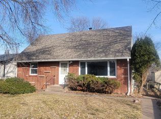 1938 Barclay St, Saint Paul, MN 55109