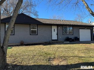 5821 N Graceland Dr, Peoria, IL