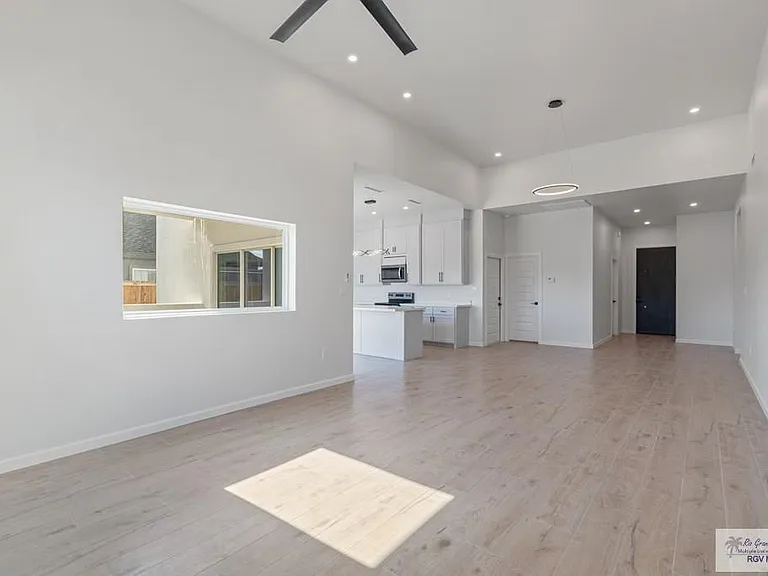 5320 Oakley St — Photo 8