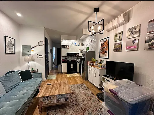 Rented by Space Link Realty | media 25