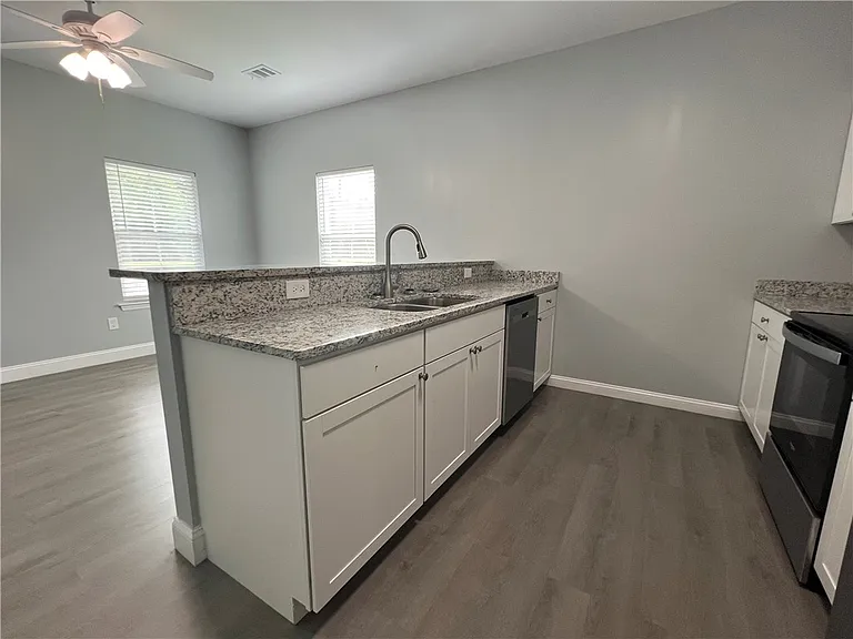 1518 Swamp Rd SE — Photo 11