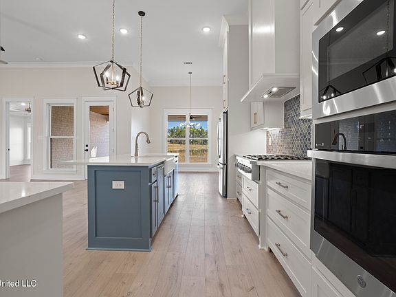 4th image of 10850 Lily Ln