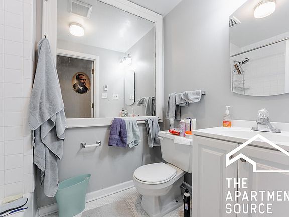 3rd image of 2531 N Burling St #Vrgbf1mqx