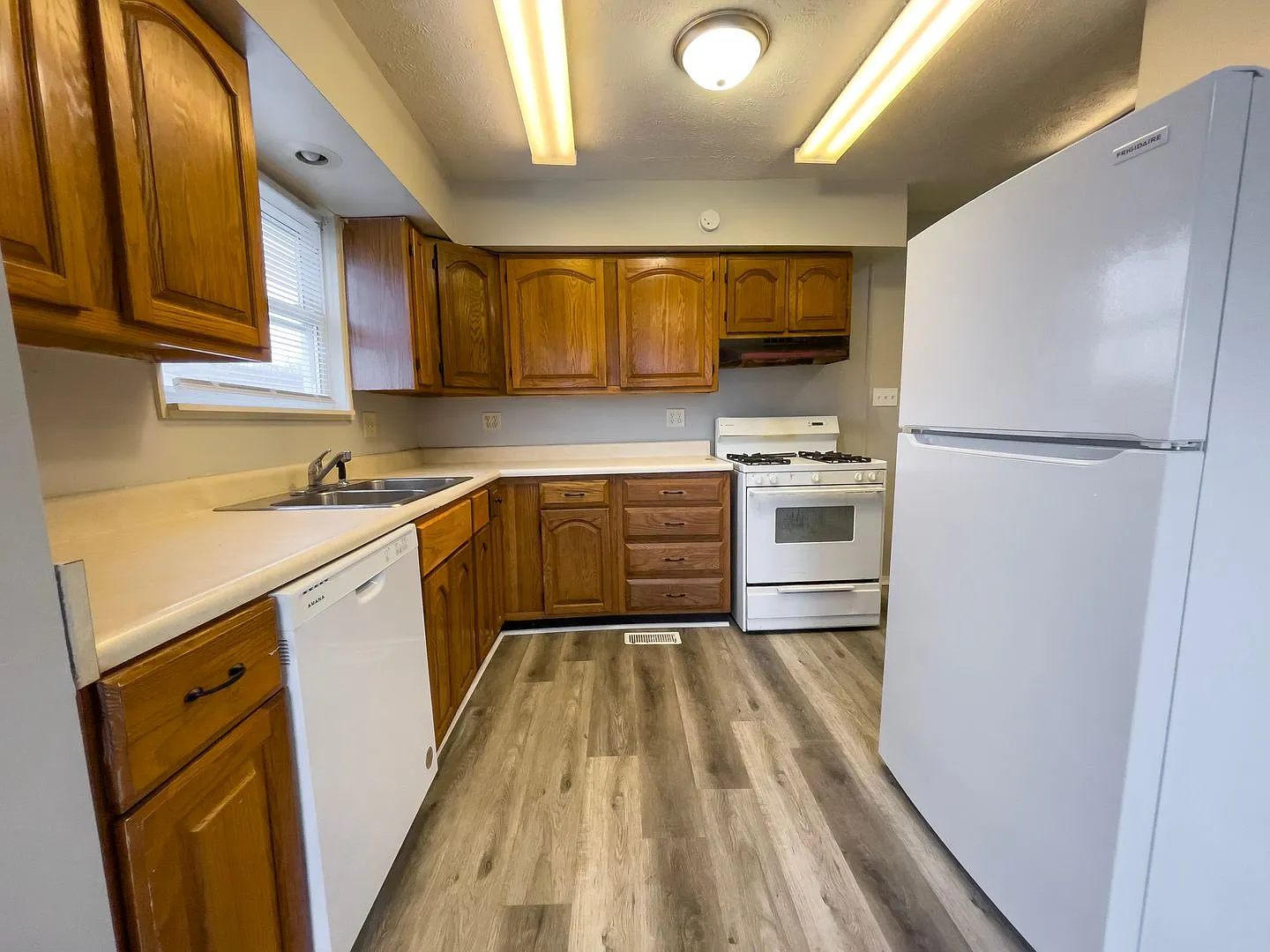 Coming Soon! For Rent: 1623 E 20th St. Cozy 1 Bedroom Home! W/D Hookups! Pet Friendly! — Photo 1