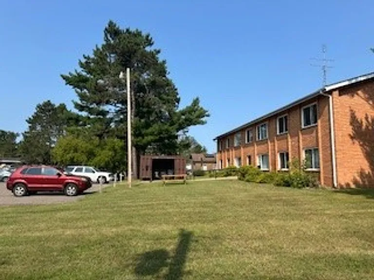 404 E Pine St — Photo 14