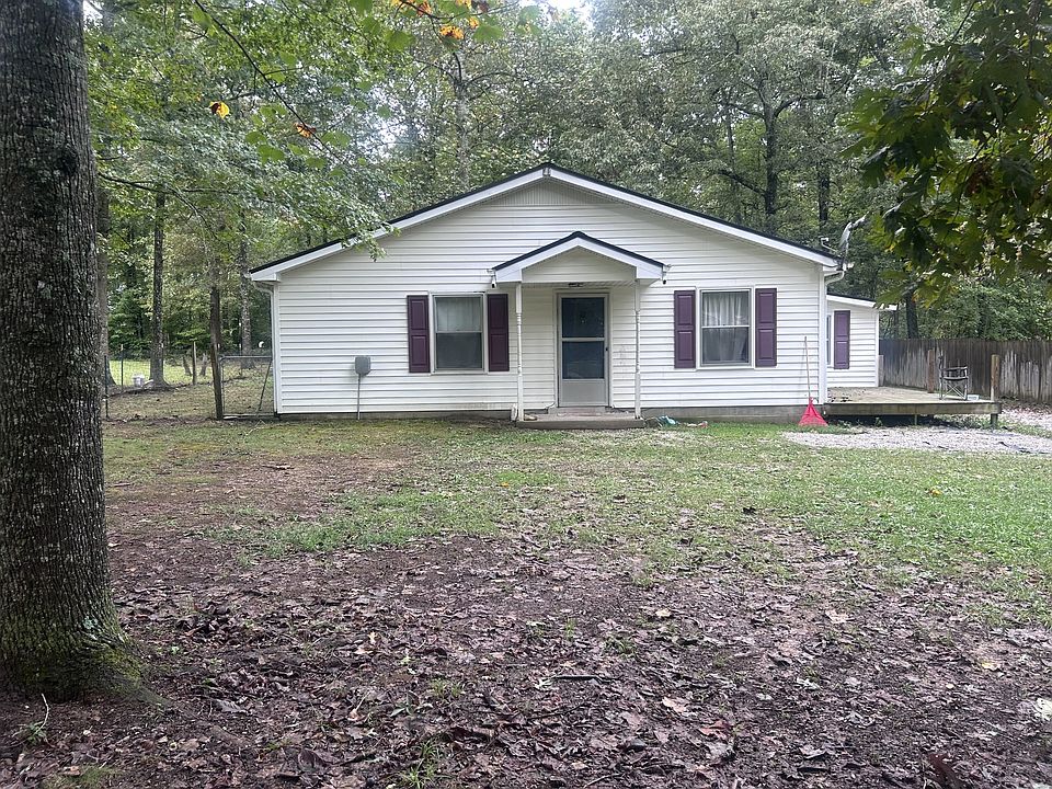 1st image of 261 Oak Dr