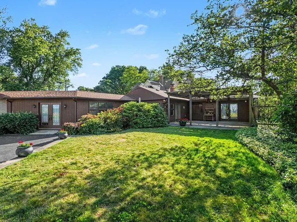 51 Pine St, South Haven, MI 49090