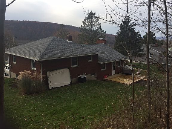 2nd image of 10 Lillian Dr