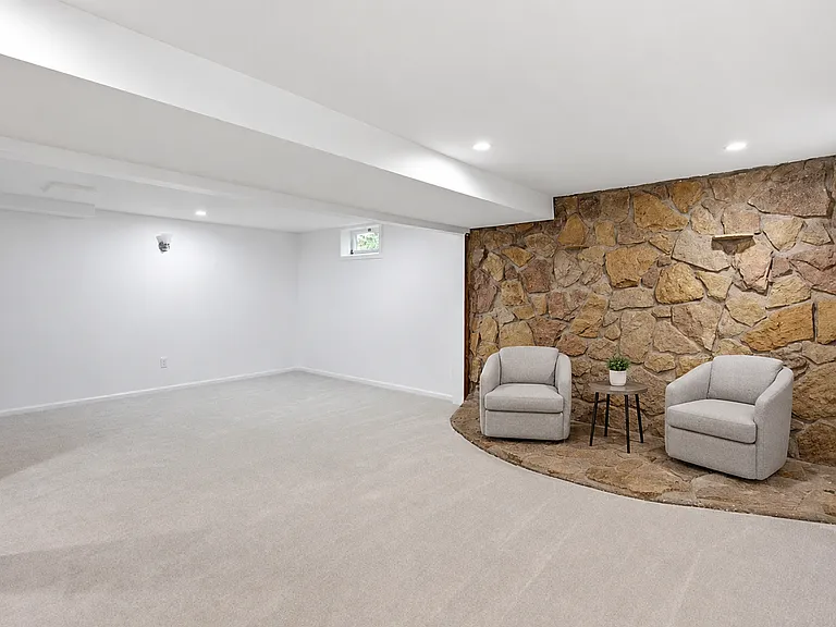 15524 Larch St NW — Photo 1