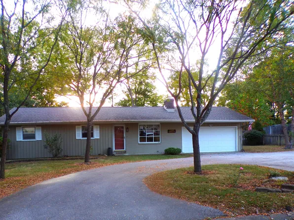 4225 N Brookwood Dr, Bloomington, IN 47404