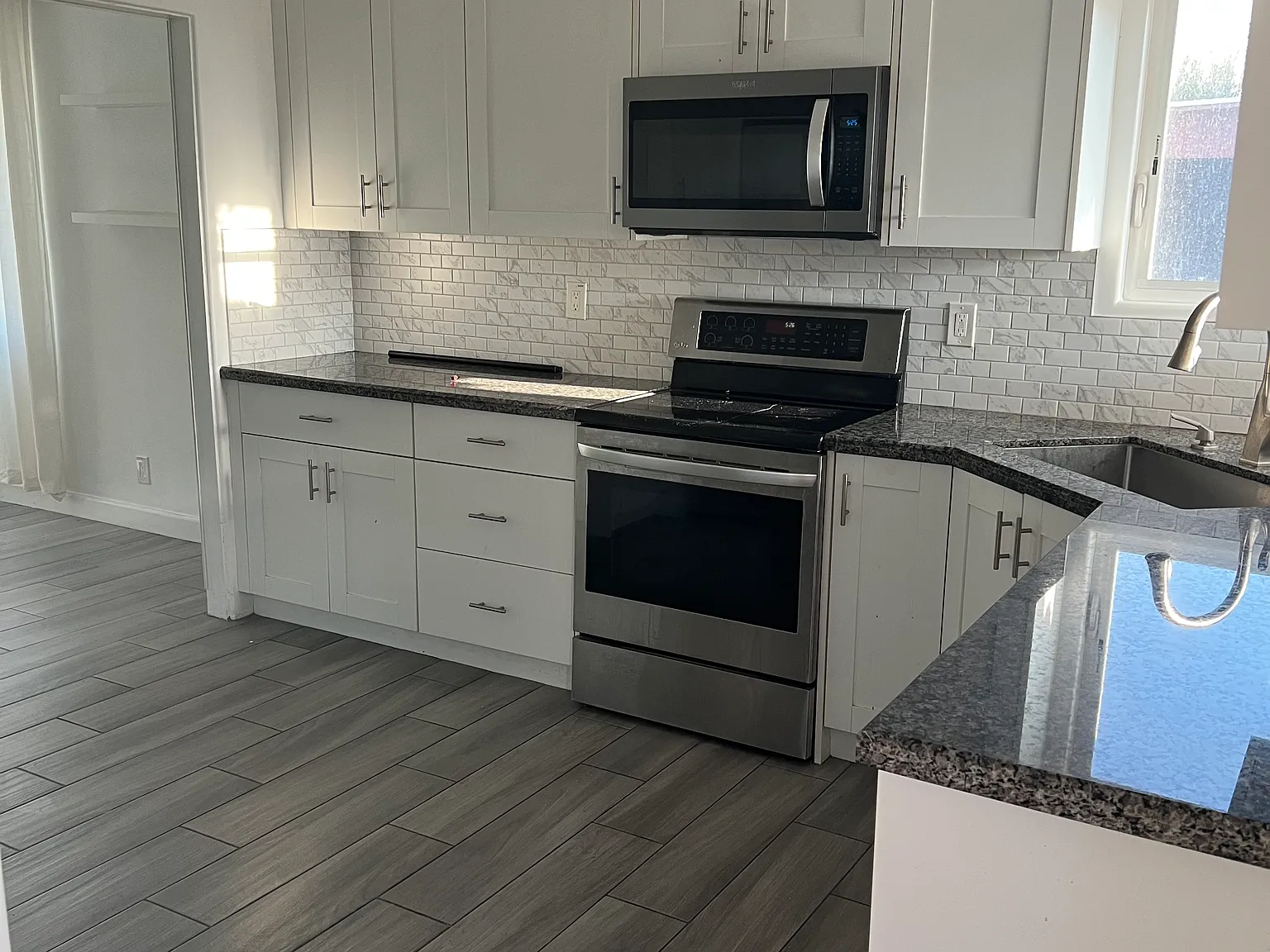 2 bed, 1185 sqft, $1,950 — Photo 3