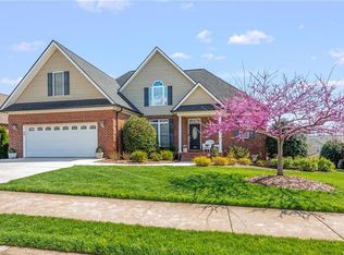 2156 Waterford Village Dr, Clemmons, NC 27012