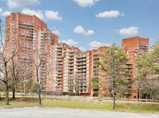 1608 Harmon Cove Tower #1608, Secaucus, NJ