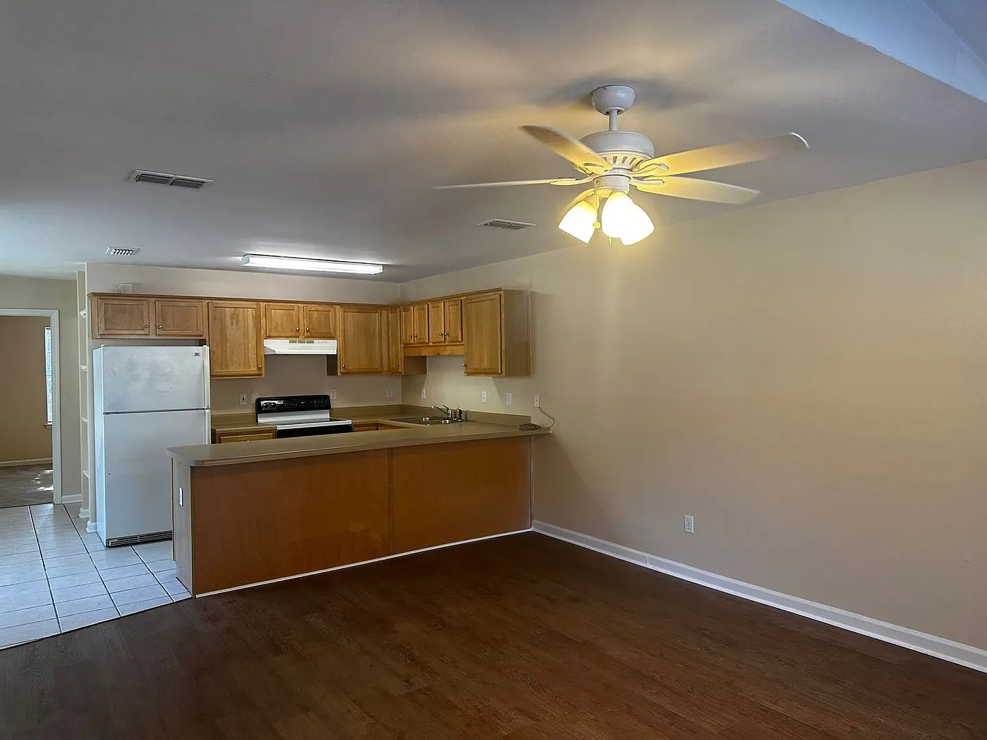 The Cove - 2218 — Photo 3