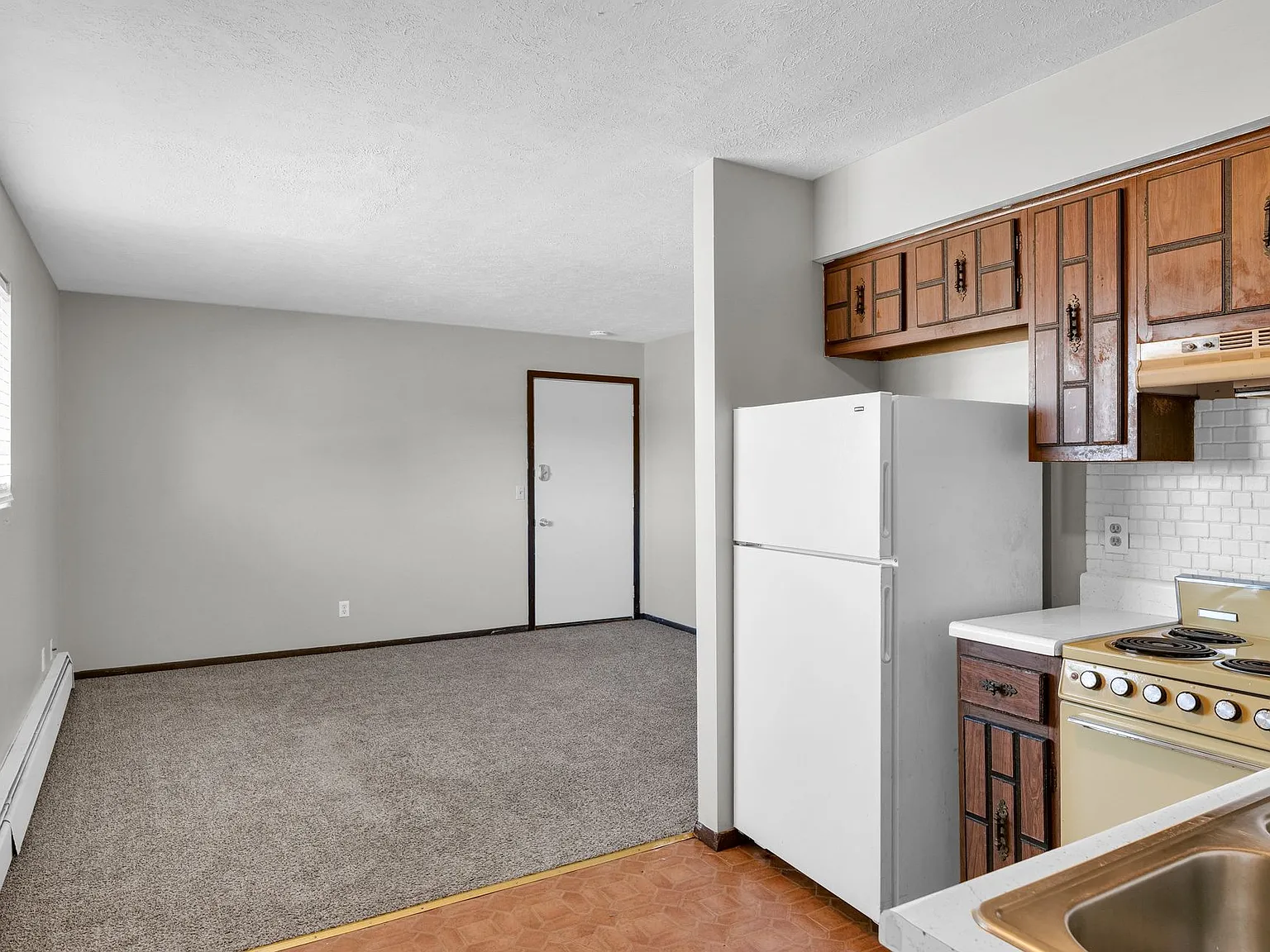 205 W. Shelbourne Dr. — Photo 3
