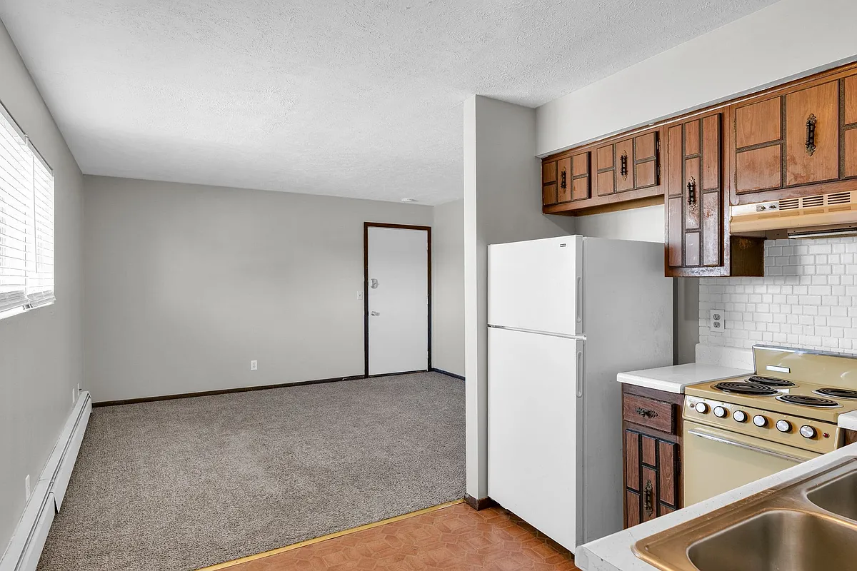 Building Photo - 205 W Shelbourne Dr