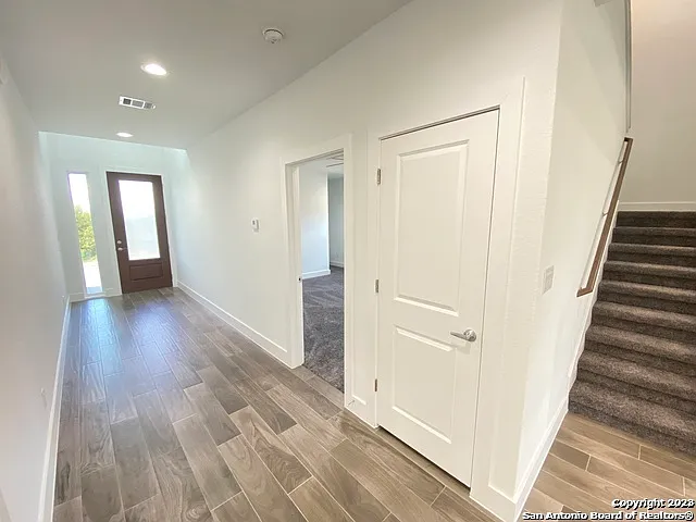 2126 Village Pkwy — Photo 9