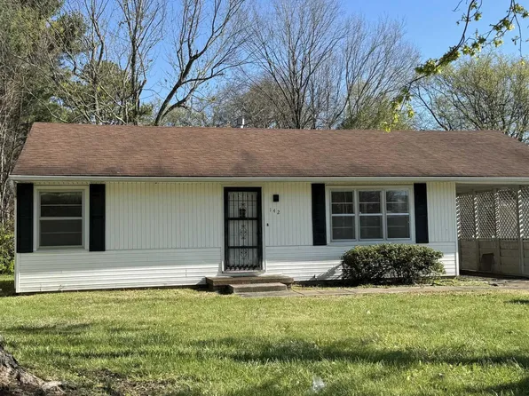 142 Iroquois Dr, Paducah, KY 42001