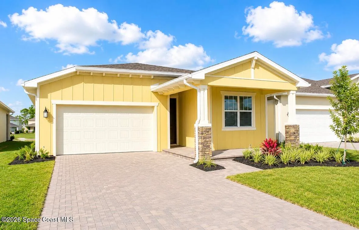 3 bed, 2.0 bath, 1600 sqft, $2,500 — Photo 1