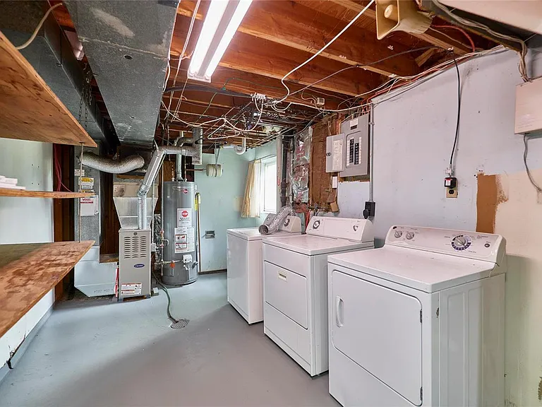 389 Messina Dr — Photo 17