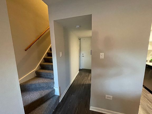 5th image of 1239 E Prairie Brook Dr