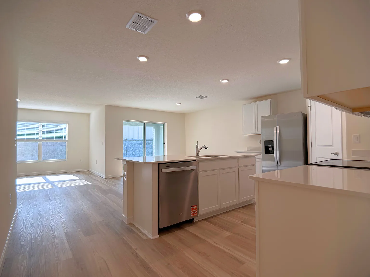 4 bed, 1828 sqft, $2,250 — Photo 4