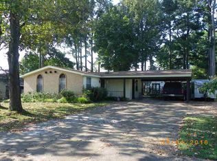 4913 Quay Hill Dr, Millington, TN 38053