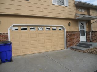 309 Robin Hood Dr, Junction City, KS 66441