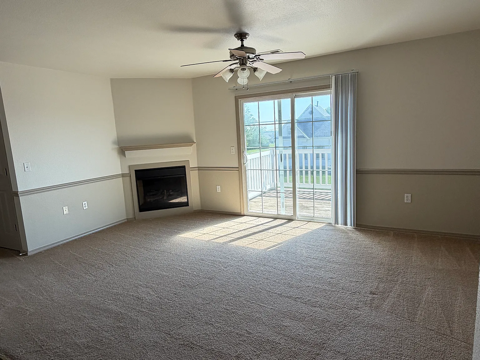 2 bed, $995 — Photo 2