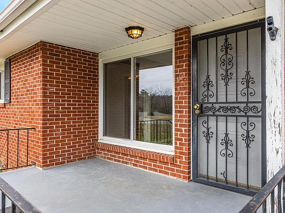5th image of 303 Wygoda Cir