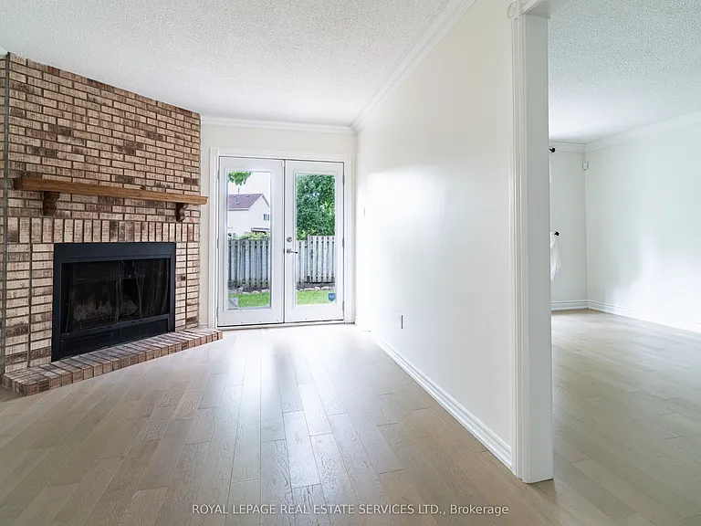 3301 Cambourne Cres — Photo 8