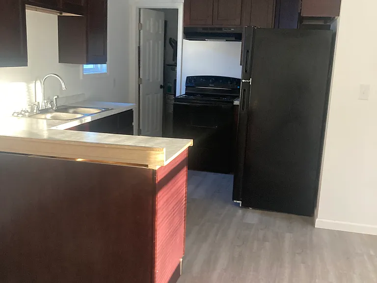 1410 Jones St — Photo 4