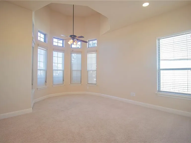 5503 SW Lavender Ln — Photo 10