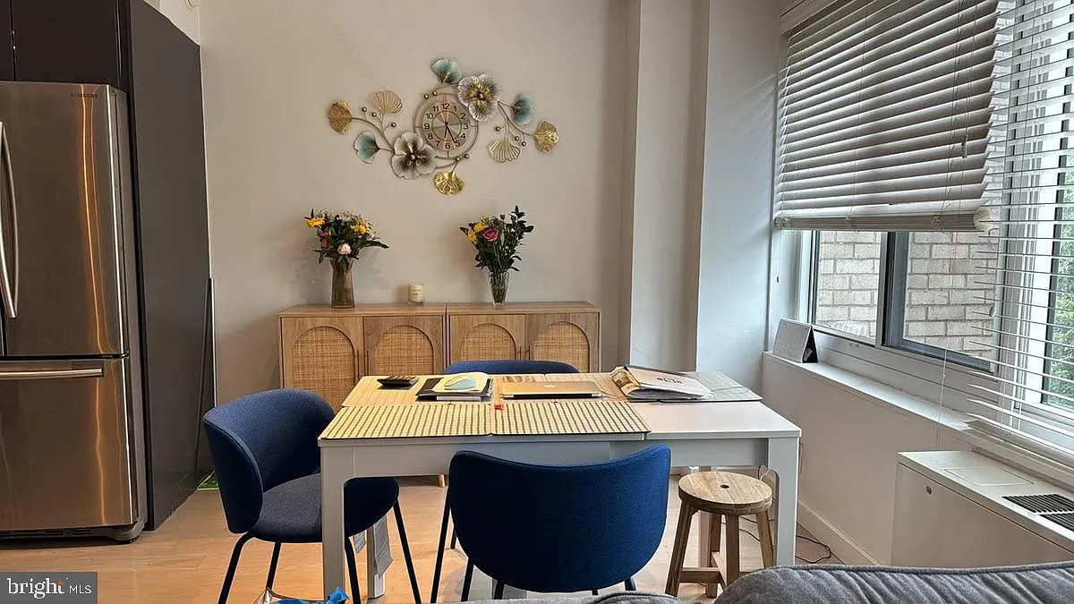 2 bed, 1.5 bath, 918 sqft, $4,500 — Photo 4