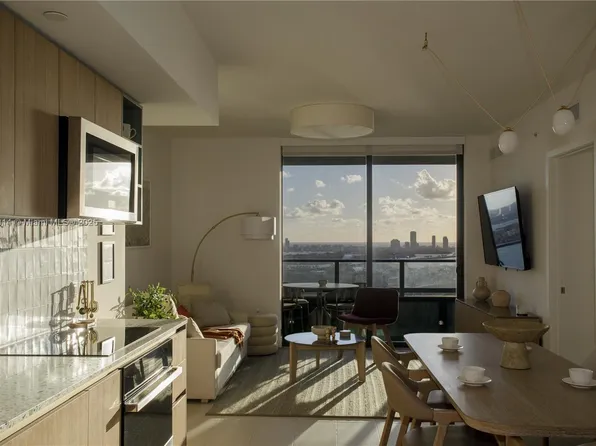 159 NE 6th St #2816, Miami, FL 33132