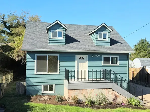 1309 Van Buren St, Oregon City, OR 97045