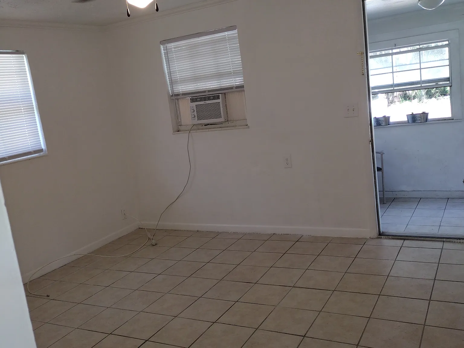 2 bed, 700 sqft, $1,500 — Photo 2