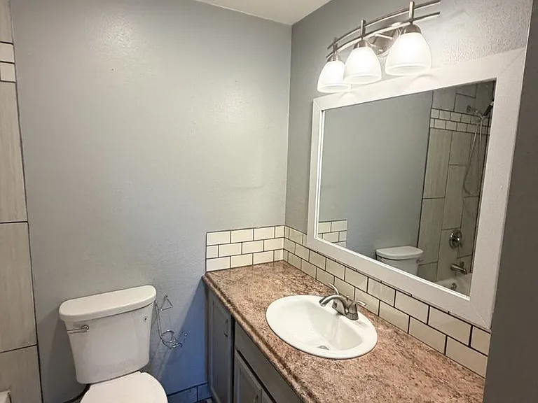 3850 Grenada Way — Photo 23