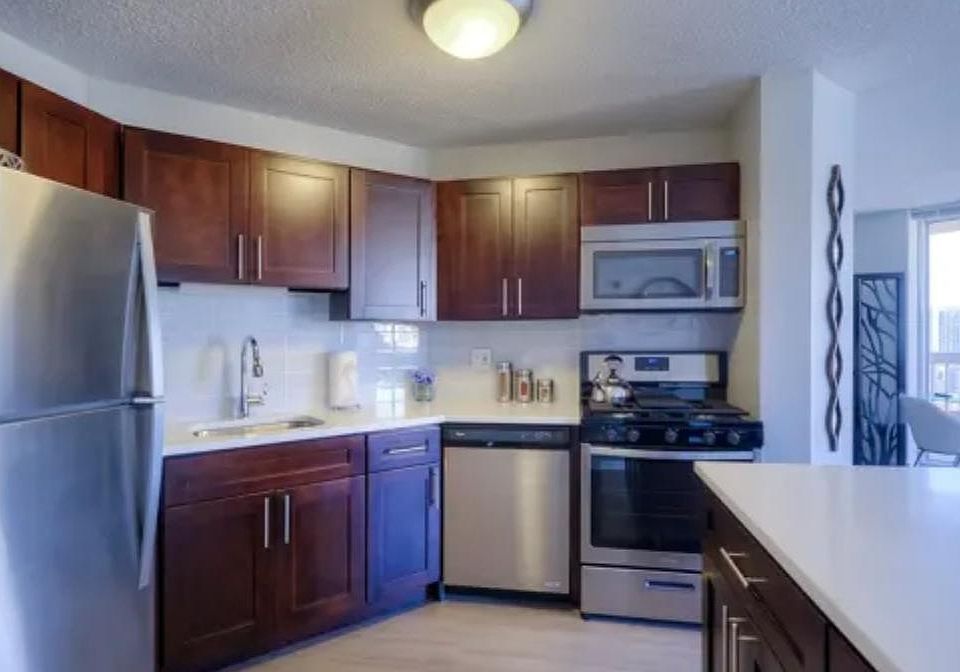 1st image of 6 W Grand Ave #1810