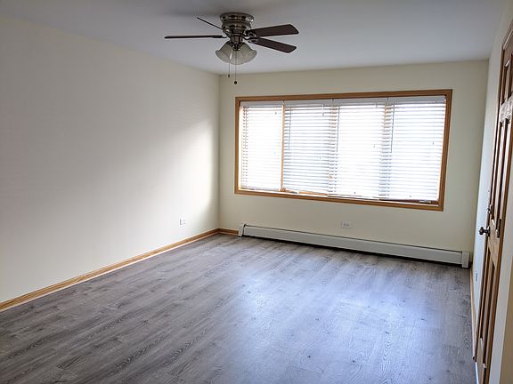 3rd image of 5625 W Lawrence Ave #1
