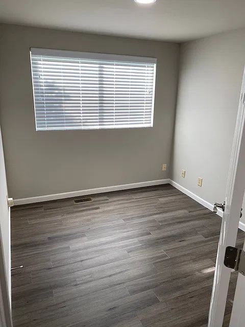 3 bed, 1.5 bath, 1406 sqft, $3,300 — Photo 3