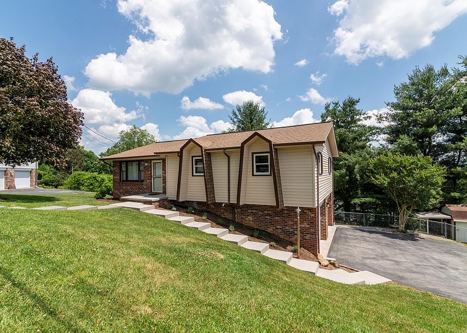 1st image of 446 Brookhill Dr