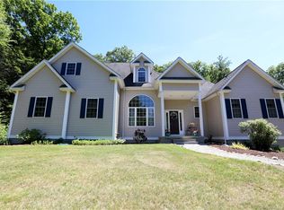 15 Hidden Valley Trl, Canton, CT 06019