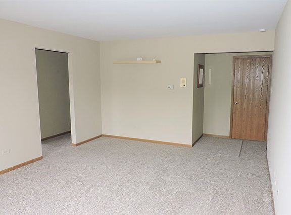 5th image of 15805 Peggy Ln APT 4