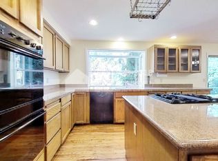 10807 NE 39th Pl, Bellevue, WA 98004