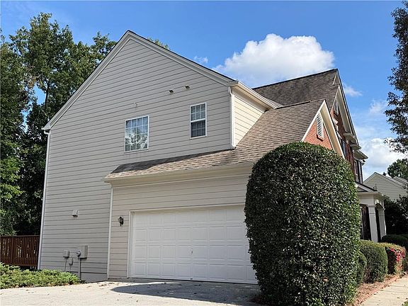 2nd image of 555 Midhurst Pl