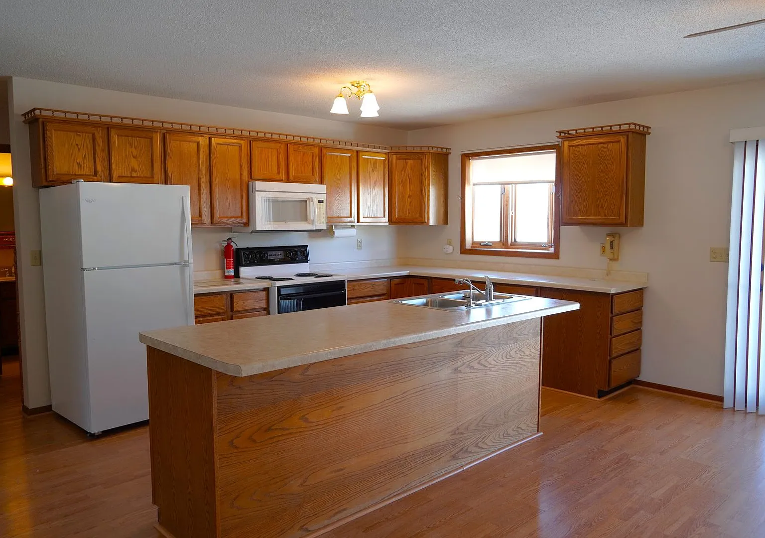 2 Bedroom, 2 Bath Home — Photo 3