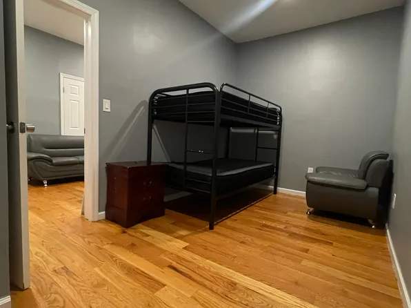 90 Brown Place image 2 of 11